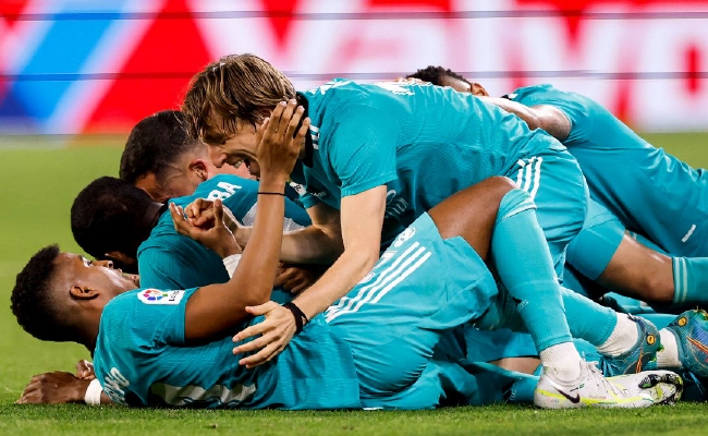 Benzema Tor führt Real Madrid von hinten zum Sieg